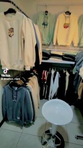 Hoodie Polos Cowok Distro Keren Tebal Premium Warna Hitam Lengan Panjang Size M L XL XXL Oversize Basic Sweater Hodiee Jumper Premium Distro Pria Wanita Couple Terbaru Branded Bandung