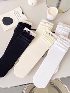 木耳花边冰冰袜女夏季薄款天鹅绒吸汗透气中筒白色堆堆袜搭半掌袜Auricular lace ice socks womens summer thin velvet sweat absorbing breathable medium tube white pile socks with half palm socks