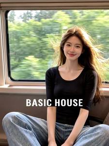 Basic House | Black U-Neck Five-Sleeve T-Shirt