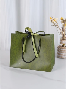 5pcs Premium Elegant Green Pattern Gift Bag with Double Silk Ribbon Handles Luxury European Style Paper Bag Perfect for Weddings Birthdays Corporate Events and Holiday Gifts Available in S M L Sizes High Quality Thick Card Material Durable Packaging