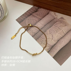 สร้อยข้อมือเหล็กไทเทเนียมผูกทองซากุระสําหรับผู้หญิงสไตล์เรียบง่ายเรียบง่ายการออกแบบที่ไม่ซ้ํากันเครื่องประดับมือสําหรับนักเรียน