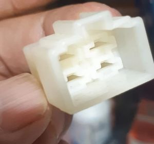 RUMAH SOKET BESAR CEWEK PIN 4 KELISTRIKAN  MOTOR MOBIL