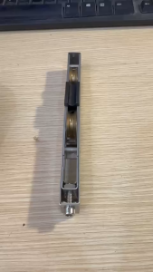 Bánh xe siêu tải cửa nhôm xingfa hệ 93.hệ 95bánh xe cửa nhôm xingfa siêu tải ( chốt cửa cổng khóa cửa nhôm )