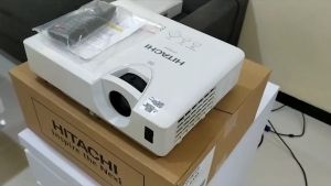 Proyektor Hitachi CP EX302