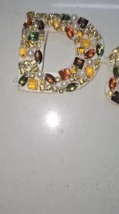 Hình kết cườm may lên áo trang trí