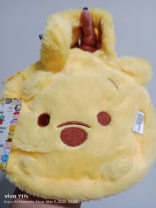 ไอโอร่า บิสกิตกลิ่นนมพร้อมกระเป๋าขนเฟอร์ลายดิ สนี่ย์TSUMTSUMคละลาย32g. ลิขสิทธิ์แท้ Disney 