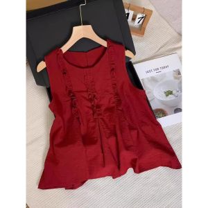 เสื้อกั๊กผ้าฝ้ายสีแดงสไตล์ฝรั่งเศส ดีไซน์ด้วยเส้นด้ายกระดูกไหปลาร้า สายเดี่ยว ทรงเข้ารูป สำหรับฤดูร้อน 2025 เสื้อตัวบน