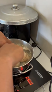 6.5KW Hybrid Solar Inverter Pure Sine Wave 48V Battery Optional Built-in WiFi Grid Tie Off Grid MPPT Solar Inverter Battery-Free Operation