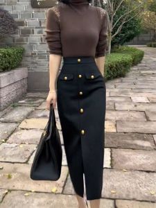 Thời Trang Pháp Trưởng Thành Phong Cách Thon Gọn Bọc Váy Màu Đen Nút Đơn Thiết Kế Mùa Thu Hàng Mới Về Nữ Chân Váy Midi Ôm Vừa Vặn