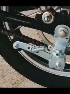 Motorcycle automatic chain tensioner non-slip elastic guide chain tensioning wheel automatic regulator