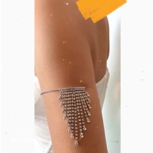 Vòng đeo bắp tay nạm đá cực sang