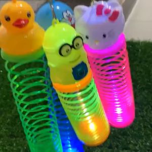Đèn lồng lò xo hình nhân vật hoạt hình đáng yêu có đèn led phát sáng nhấp nháy 3 chế độ giúp bé thoả sức vui chơi