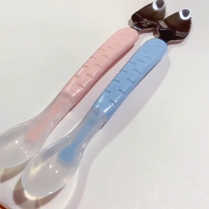 [Happy Kids] Baby Fruit Spoon Baby Fruit Scraper Spoon Baby Feeding Spoon Scraper 宝宝刮泥勺 Sudu Buah Baby -TW23