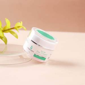 Tsamaaniya Acne day crem/ Krim siang acne