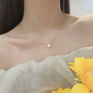 Simple White Square Necklace Womens Fashion Jewelry Minimalist Elegant Summer New All-Match Clavicle Chain Alloy Pendant