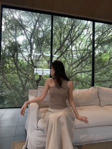 🎀 SIS High-end Temperament Diagonal Neck Vest Off Shoulder Knitted TopsSleeveless Slim Fitting Top