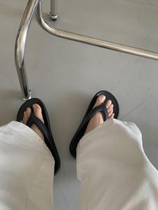 South Korea Flip Flops Mens and Womens Eva Summer Non-Slip Slippers Outwear Clip Lightweight Foot Sandals Flip-Flops Couple Beach Shoes