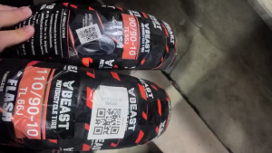 [MDEPOT] MOTORCYCLE BEAST TIRE FLASH TUBELESS TIRE 90/90-10 110/90-10 WITH FREE SEALANT