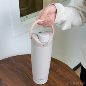 Aesthetic 900ML Sport Water Flask - 304 Stainless Steel Vacuum Tumbler - Sweat-Proof Insulated Bottle with Dust-Proof Lid- HoneyLion