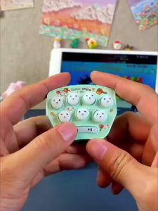 *Ready Stock* 1 Pc Cartoon Mini Whac-A-Mole Game Machine Keychain卡通迷你打地鼠游戏机钥匙扣