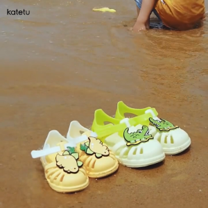 SG 🇸🇬 Seller/KATETU Baby play water sandals boys girls quick drying soft bottom ultra-light   宝宝玩水凉鞋男女童鞋速干踩水鞋软底果冻鞋超轻XBI76