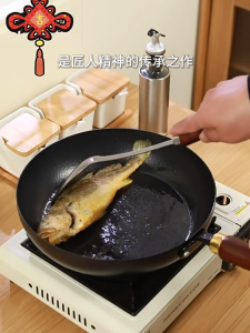 กระทะเหล็กเผาไนไตรแท้ หนา0.8mm ไม่ติดกระทะ ไร้สารเคลือบ กระทะย่าง กระทะทอด