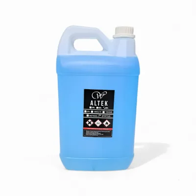 Spirtus 5 liter merek Altek dengan label hitam simbol bahaya cocok untuk penggunaan di luar ruangan dan taman.