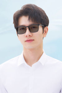 แว่นตากันแดดเปลี่ยนสีแว่นตาอ่านหนังสือระบบคอมพิวเตอร์แบบโฟโตโครมิกโปรเกรสซีฟหลายโฟกัสอุปกรณ์อ่านแสงแดดสำหรับผู้หญิงผู้ชาย