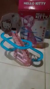 Smile - Mainan Anak Musik Track Seluncur Tangga Hello Kitty