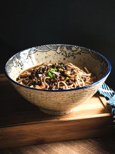 จานซุปกระเซ็นสไตล์ญี่ปุ่น จานซุปเคลือบด้าน จานซุปทรงหมวก จานซุปทรงกลม จานซุปเคลือบด้าน ชามกระเซ็นแบบมีขอบ จานซุปกระเซ็นแบบมีขอบ