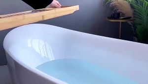 Bathtub Tray Bamboo Hotel Homestay Bathroom Telescopic Adjustable Multi-Functional Bath Non-Slip Bracket 浴缸托盘
