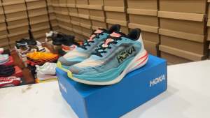 ไอเทมเด็ด  รองเท้าวิ่งชาย  H0KA  วิ่มาราธอน ซัพพอรืตเท้า คุ้มที่สุด โคตรจะดี จัดเลย ทุกก้าวจัดเต้ม