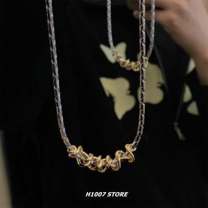 Fancy Minimalist Snake Bones Chain Cold Style Mens Necklace Womens Accessible Luxury Special-Interest Design Clavicle Chain Ins Sweater Chain