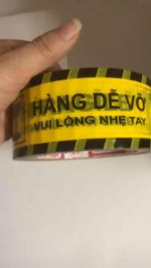 Băng keo "Hàng Dễ Vỡ" Fragile Tape 4F8 150 yards (12kg - 14kg/ 6 cuộn/ cây lỏi giấy 5 ly độ bám dính 50 mic) 2Trucos