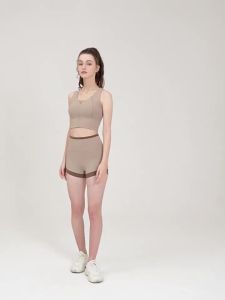 alo yoga กางเกงขาสั้นโยคะไร้อายผู้หญิงกางเกงขาสั้นกีฬาสีพีชเปลือยเอวสูงเก็บหน้าท้องก้นสวยระบายอากาศฟิตเนสกางเกงสามส่วน