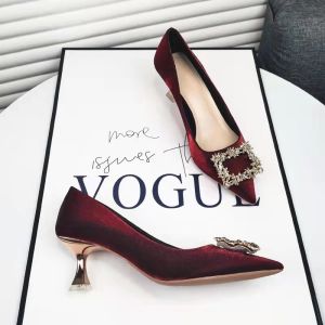 Giày Cao Gót Màu Đỏ Đính Nút Vuông Giày Cưới Mũi Nhọn Giày Phụ Nữ Thường Ngày Giày Cao Gót Mũi Nhọn Đế Cao Su PU