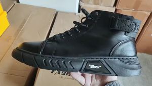 รองเท้าบูทมาร์ตินลําลอง ข้อกลาง สไตล์อังกฤษ เสื้อชั้นสูงสีดำ สําหรับผู้ชาย เข้ากับทุกการแต่งกายาสีทึบ