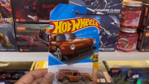 Mô Hình Xe Hot Wheels Gone Mad Màu Cam Ánh Kim (Wagons 7/10) Nguyên Vỉ