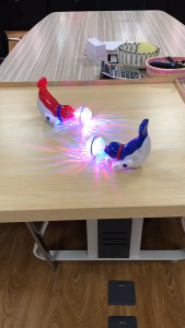 Đồ chơi Hải Cẩu xoay 360 có đèn có nhạc cho bé