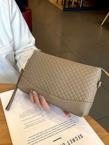 Fashionable Large Capacity Leather Clutch Bag for Women Single Shoulder Handbag Stylish Korean Style Handheld Bag with Phone Pocket