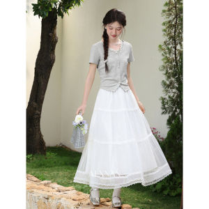 Áo Thun V-Neck Giúp Gọn Eo