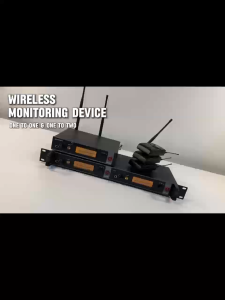 ระบบตรวจสอบชุดหูฟัง UHF ไม่มีความล่าช้า ระยะเวลา 80 เมตร การแสดงบนเวทีเรียล คอนเสิร์ตนักร้อง ด้วยเอวแบบพกพา