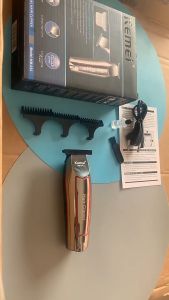 Tông Đơ Cắt Tóc Máy Tạo Kiểu Tóc Cạo Râu Không Dây Kemei KM-032 Cắt Tỉa Lông Mũi Và Cạo Râu Chuyên Dụng Hiệu Quả Bền Đẹp