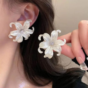 White Flower Earrings for Women Removable Two Wearing Ways Party Club Fashion Sweet Ear Stud Birthday Gift Ear Jewelry Gifts