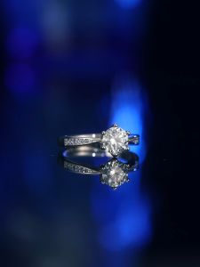 LOVETIA Cincin Moissanite Wanita 1.0 Ct s925 Perak Sertifikat GRA BTJZ008