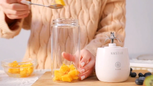 SG【Ready Stock】Portable juicer KKSTAR Winter Warmer Heat-Resistant Cup Soup & Hot Chocolate Blender Portable juicer