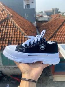 Sepatu Sekolah New and Best High for Korean Style Tali Hitam Putih Pendej