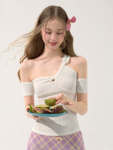 Off-shoulder Slim-fit T-shirt