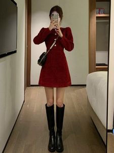 Elegant Velvet Dress Red New Years Robe Autumn Winter French Waist-Cinching High-End Feeling Year End Dinner Party Gown