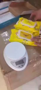 Khăn giấy ướt CON VỊT Khăn ướt bịch 80 miếng nặng 257Gr Khăn lau dùng 1 lần Mua 10 gói tặng 1 hộp nhựa đẹp bền chắc